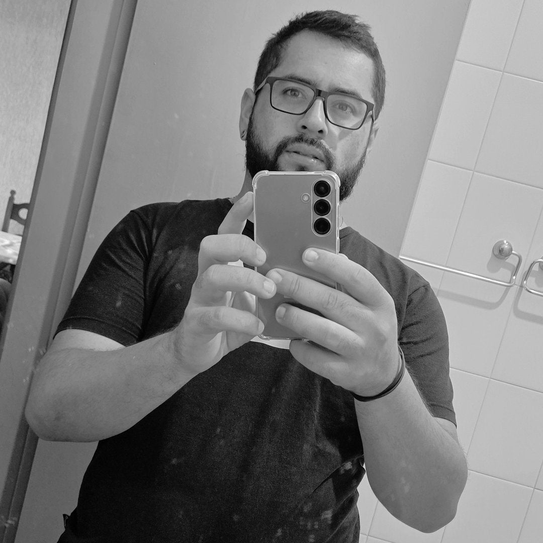 <em><strong>Andrés J.</strong></em>